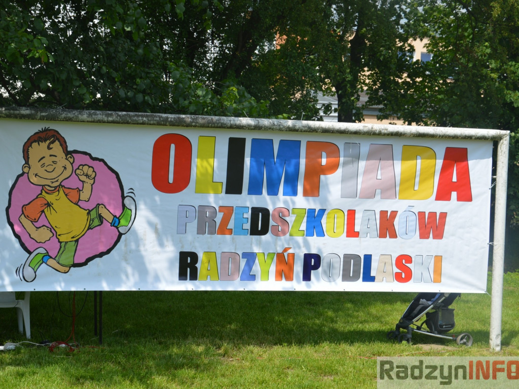 Przedszkolaki bawiły się na świeżym powietrzu
