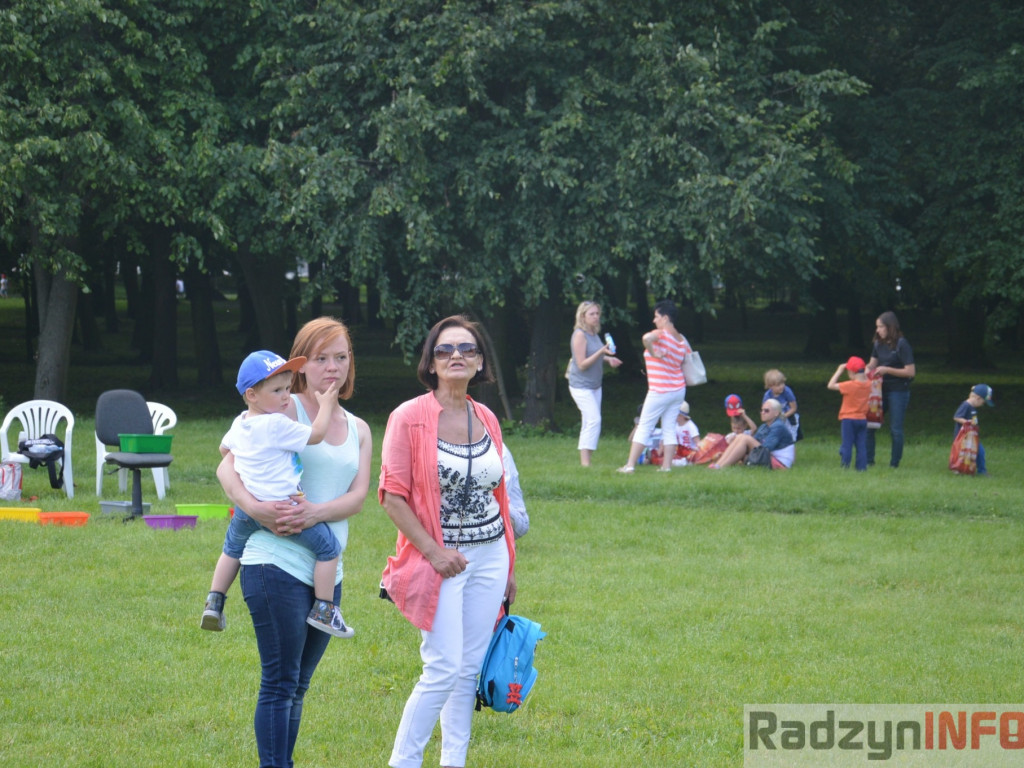 Przedszkolaki bawiły się na świeżym powietrzu