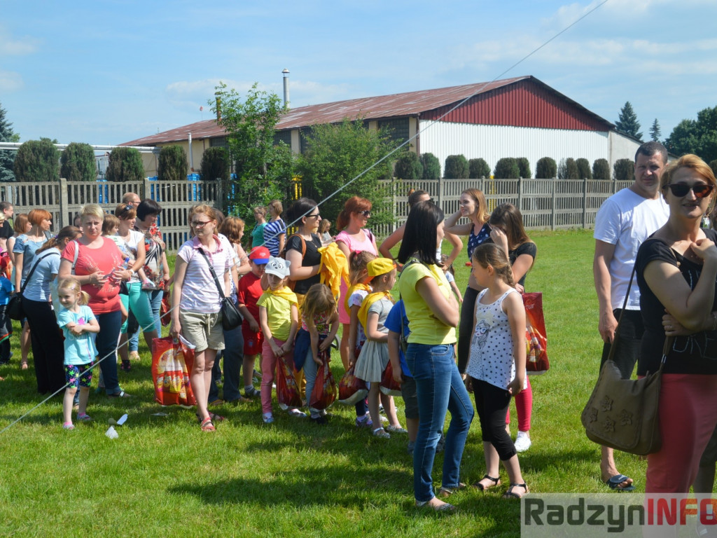 Przedszkolaki bawiły się na świeżym powietrzu