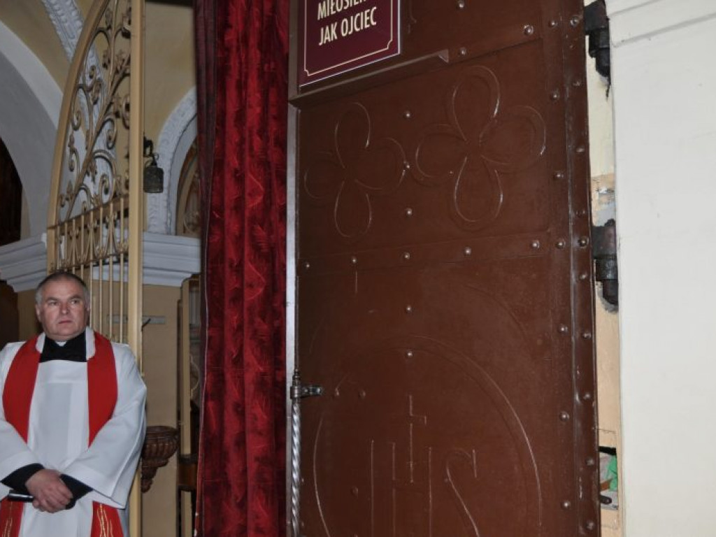 Najlepiej wychodzi się na posłuszeństwie-   wywiad z proboszczem parafii Świętej Trójcy, ks. Andrzejem Kieliszkiem
