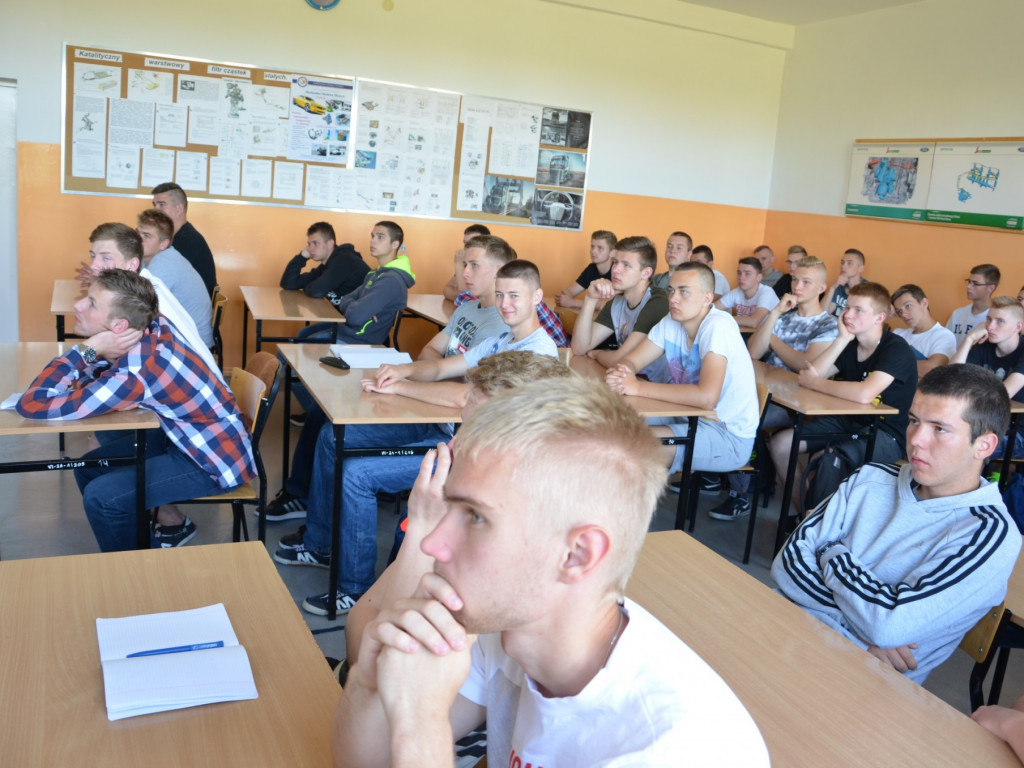 NOVOL szkoli najlepszych - nagroda dla Laureatów II Mistrzostw Młodych Lakierników
