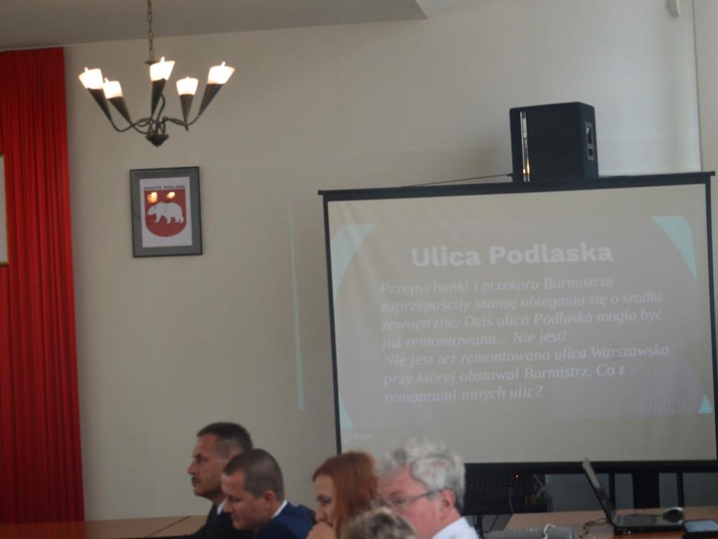 Sesja absolutoryjna Rady Miasta - podsumowanie rządów burmistrza Rębka przez opozycję