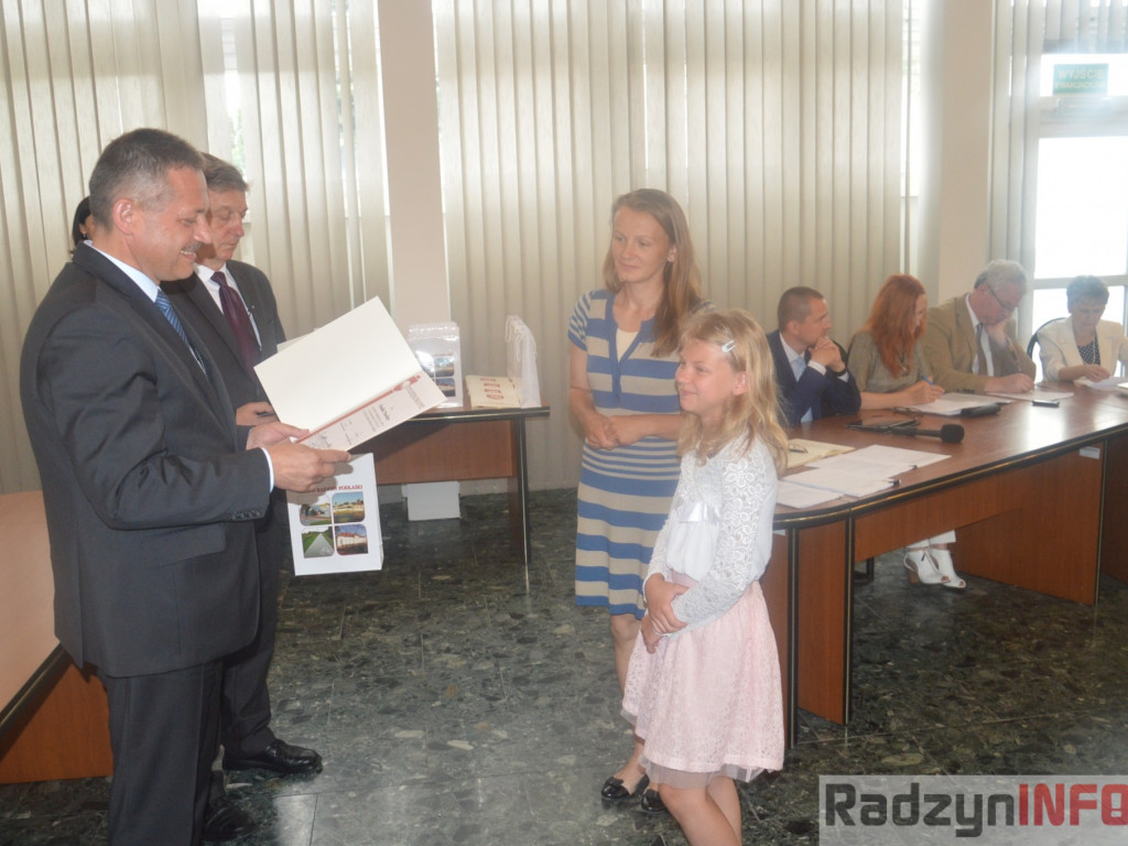 Na Radzie Miasta wyróżniono najlepszych uczniów