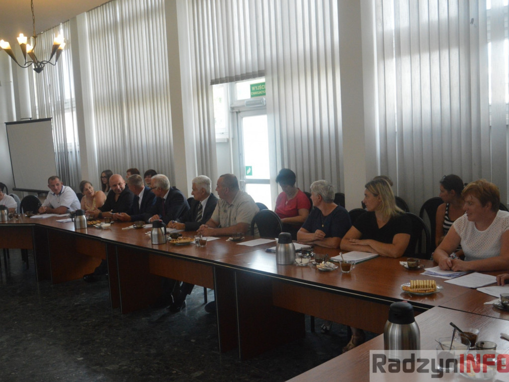 Najlepsi uczniowie wyróżnieni przez wójta Gminy Radzyń