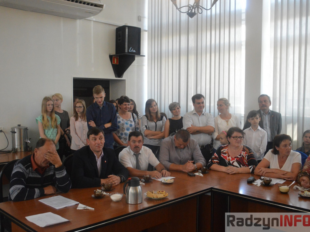 Najlepsi uczniowie wyróżnieni przez wójta Gminy Radzyń