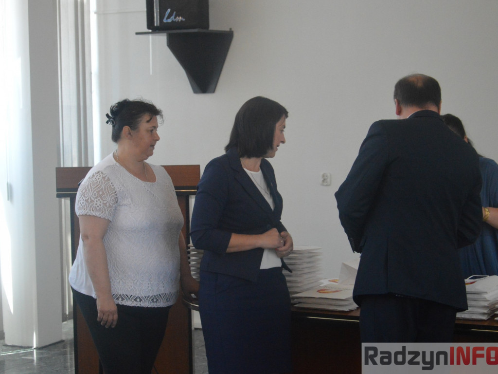 Najlepsi uczniowie wyróżnieni przez wójta Gminy Radzyń