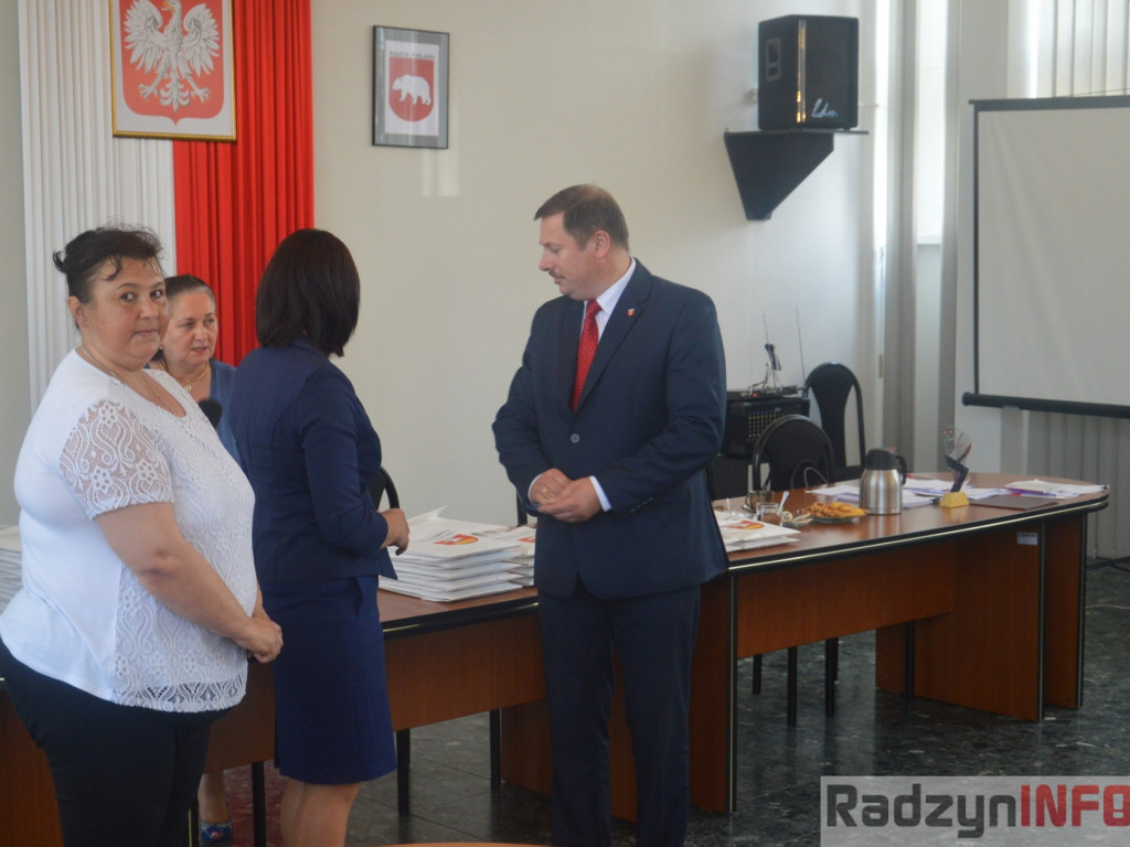 Najlepsi uczniowie wyróżnieni przez wójta Gminy Radzyń