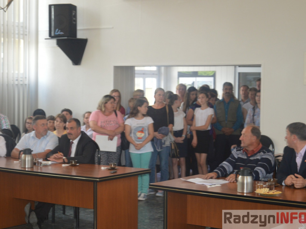 Najlepsi uczniowie wyróżnieni przez wójta Gminy Radzyń