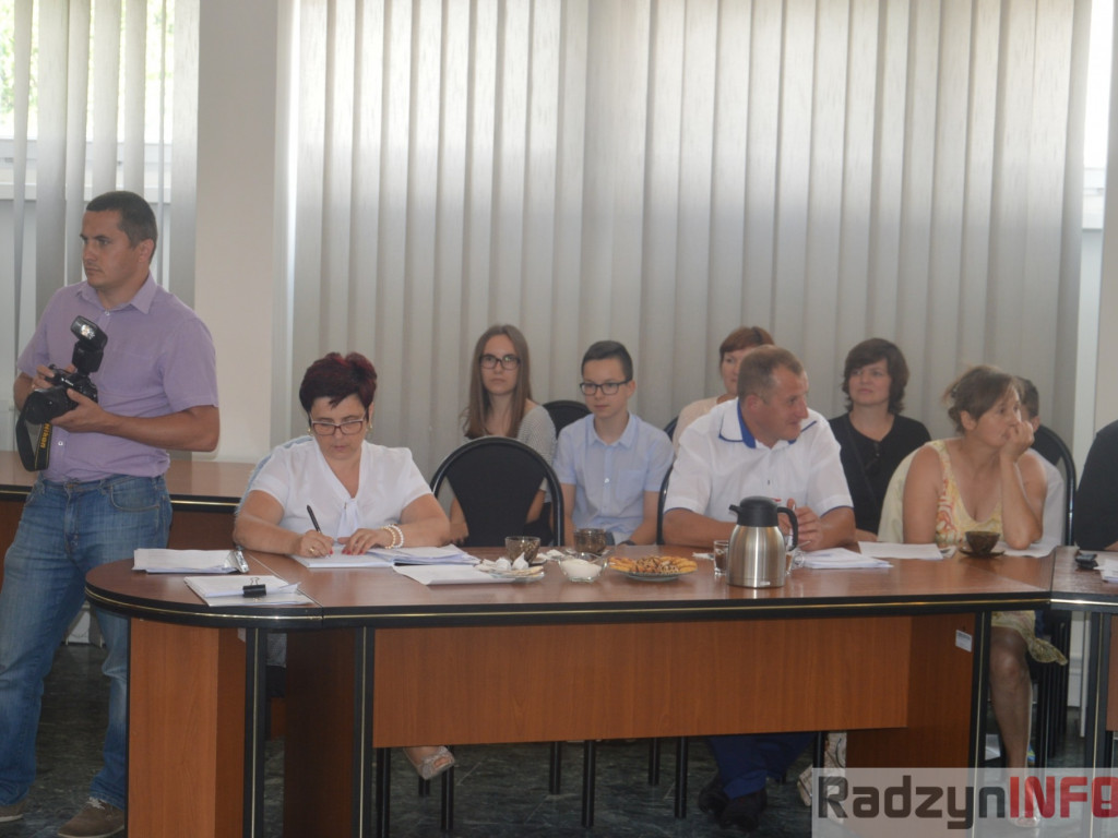 Najlepsi uczniowie wyróżnieni przez wójta Gminy Radzyń