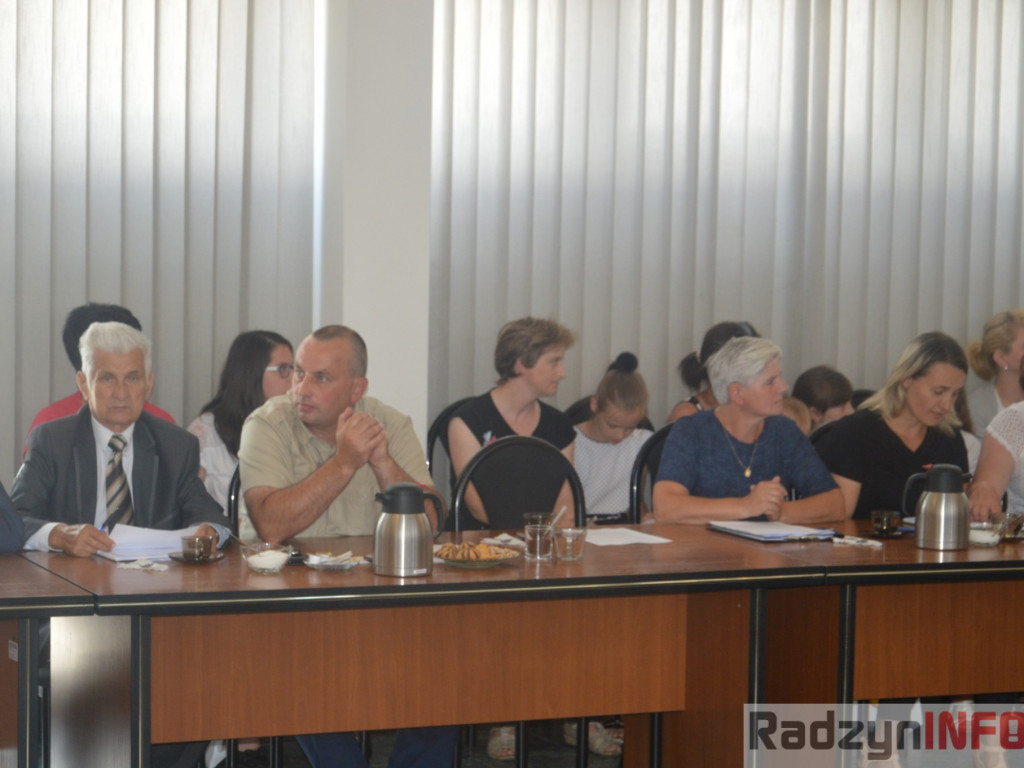 Najlepsi uczniowie wyróżnieni przez wójta Gminy Radzyń