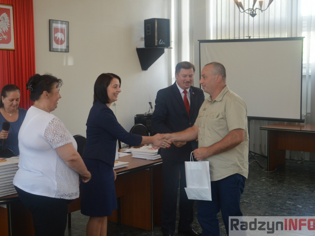 Najlepsi uczniowie wyróżnieni przez wójta Gminy Radzyń