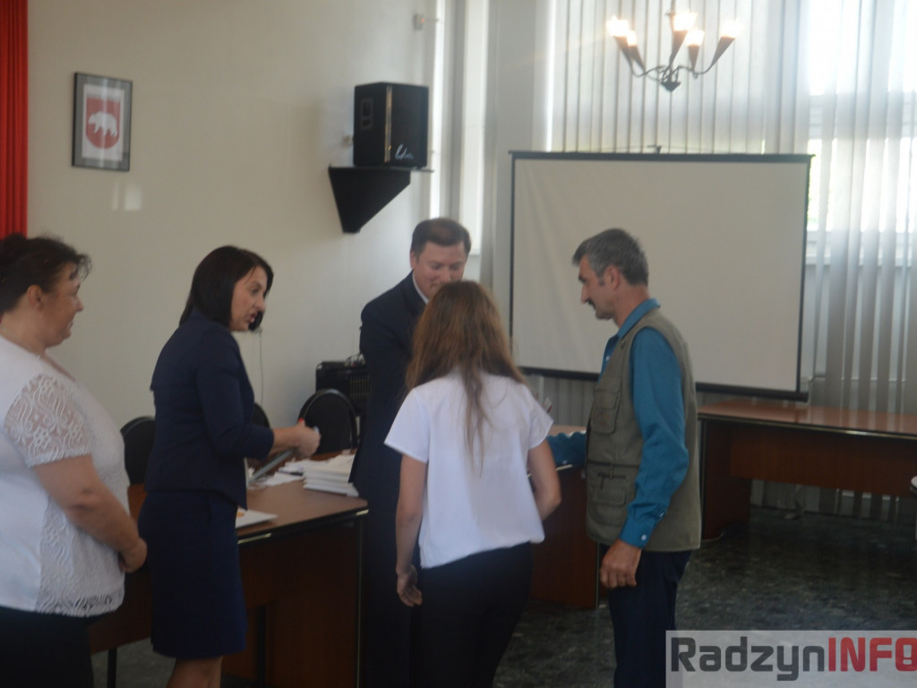Najlepsi uczniowie wyróżnieni przez wójta Gminy Radzyń
