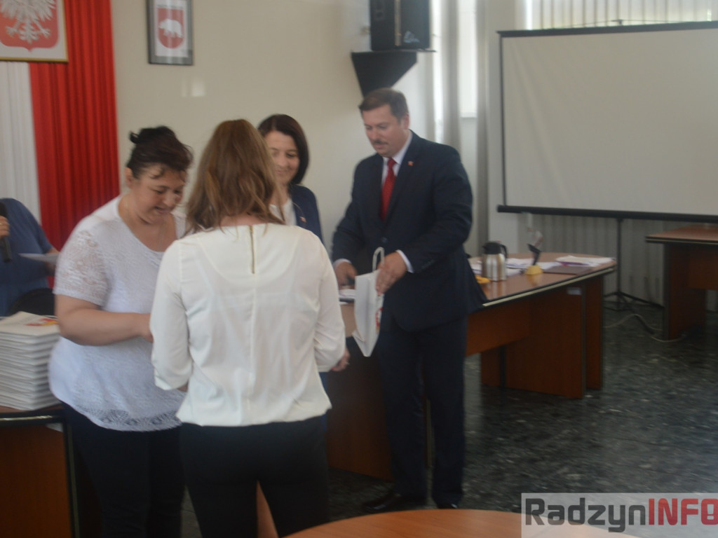 Najlepsi uczniowie wyróżnieni przez wójta Gminy Radzyń