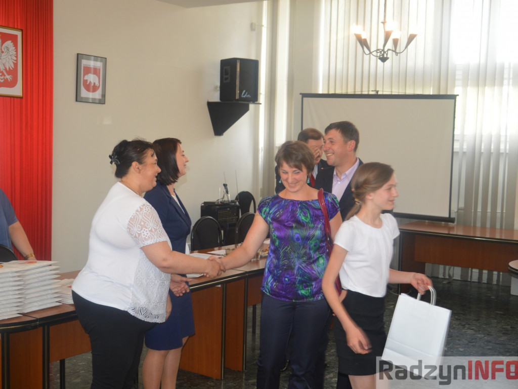 Najlepsi uczniowie wyróżnieni przez wójta Gminy Radzyń