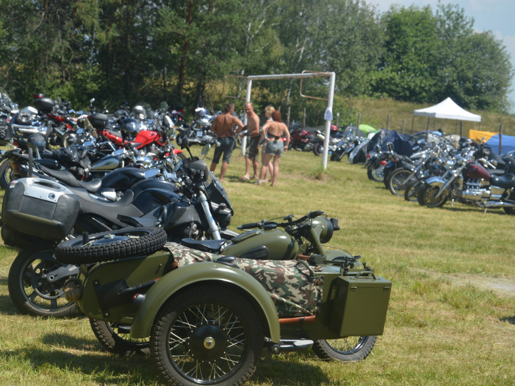 Motopiknik w Komarówce