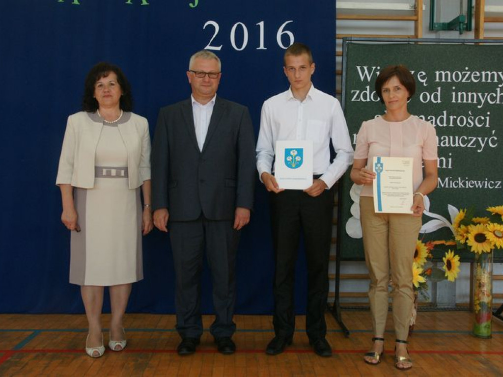 W  Kąkolewnicy przyznano stypendia