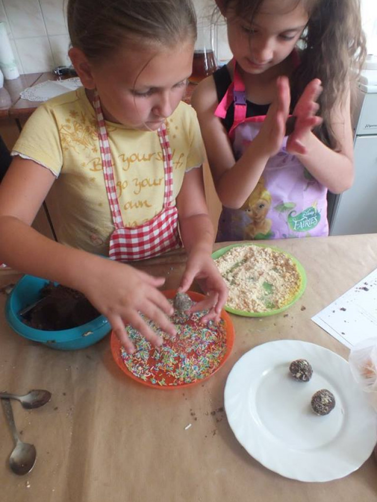 Zajęcia cukiernicze w Gminnym Ośrodku Kultury w Borkach