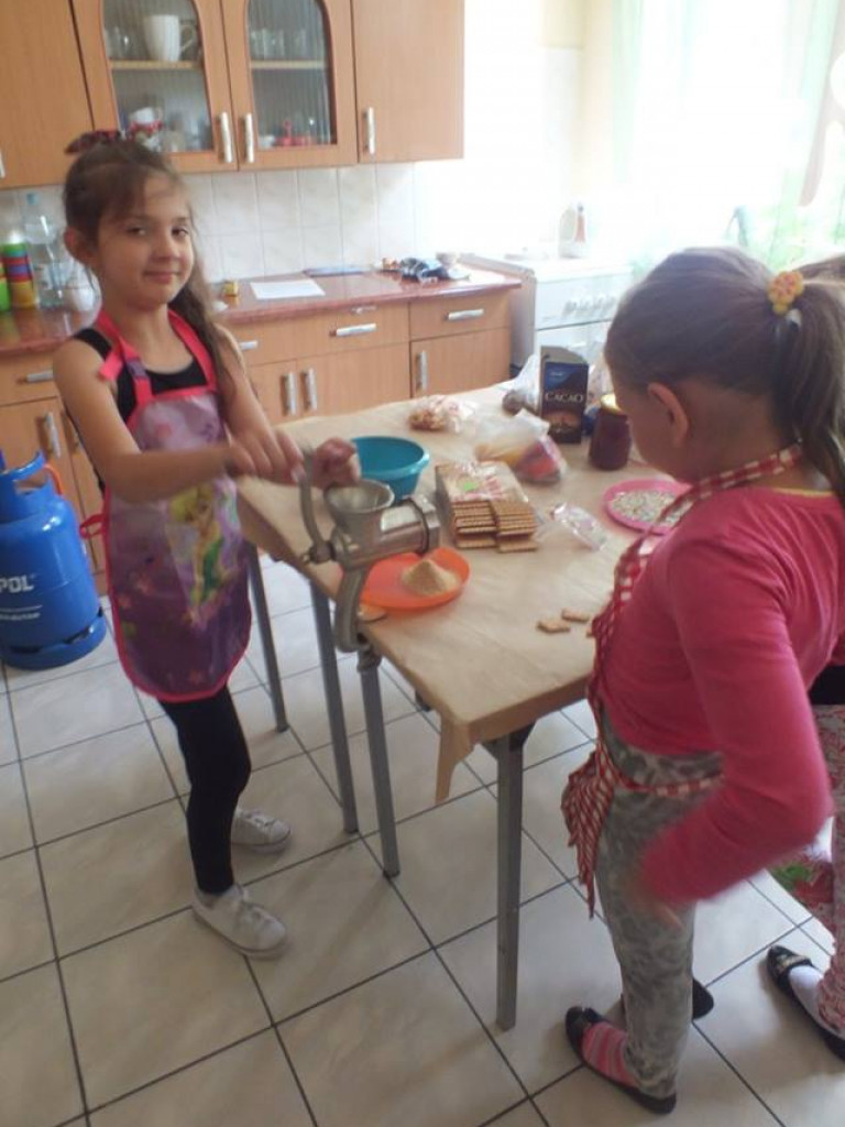 Zajęcia cukiernicze w Gminnym Ośrodku Kultury w Borkach