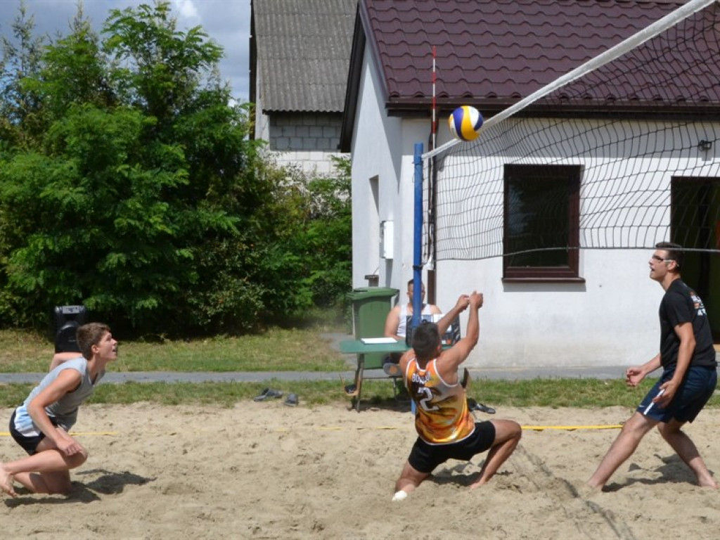 Turniej siatkarski w Płudach