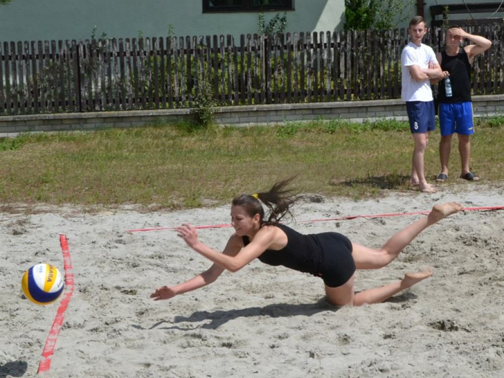 Turniej siatkarski w Płudach