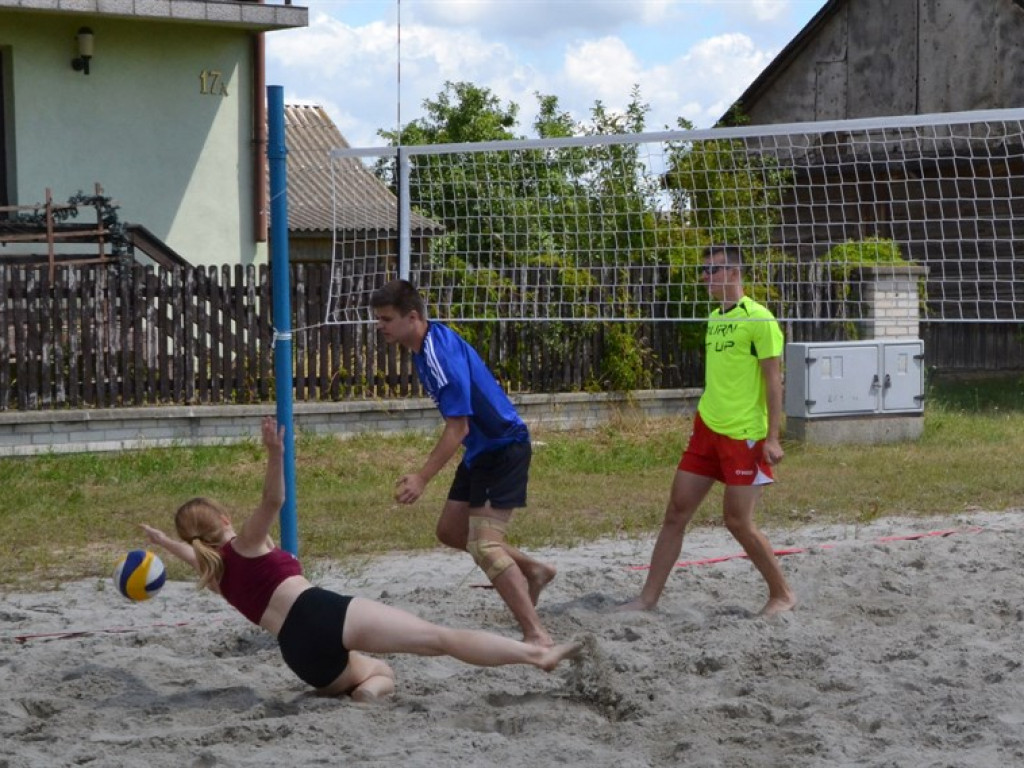 Turniej siatkarski w Płudach
