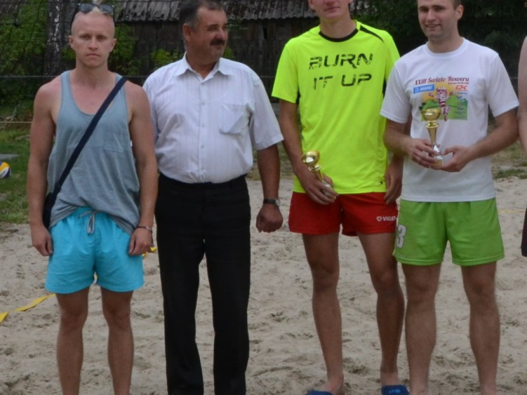Turniej siatkarski w Płudach
