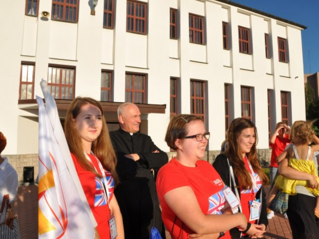 Zagraniczna młodzież w komplecie