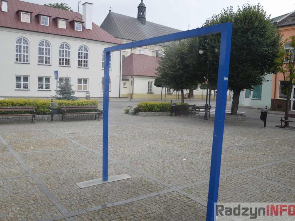 Na Placu Wolności stanęła kurtyna wodna