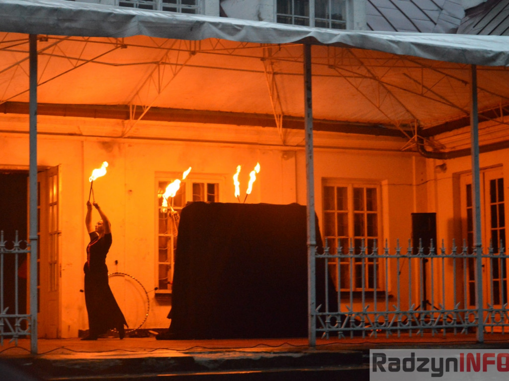 Widowisko teatru ognia