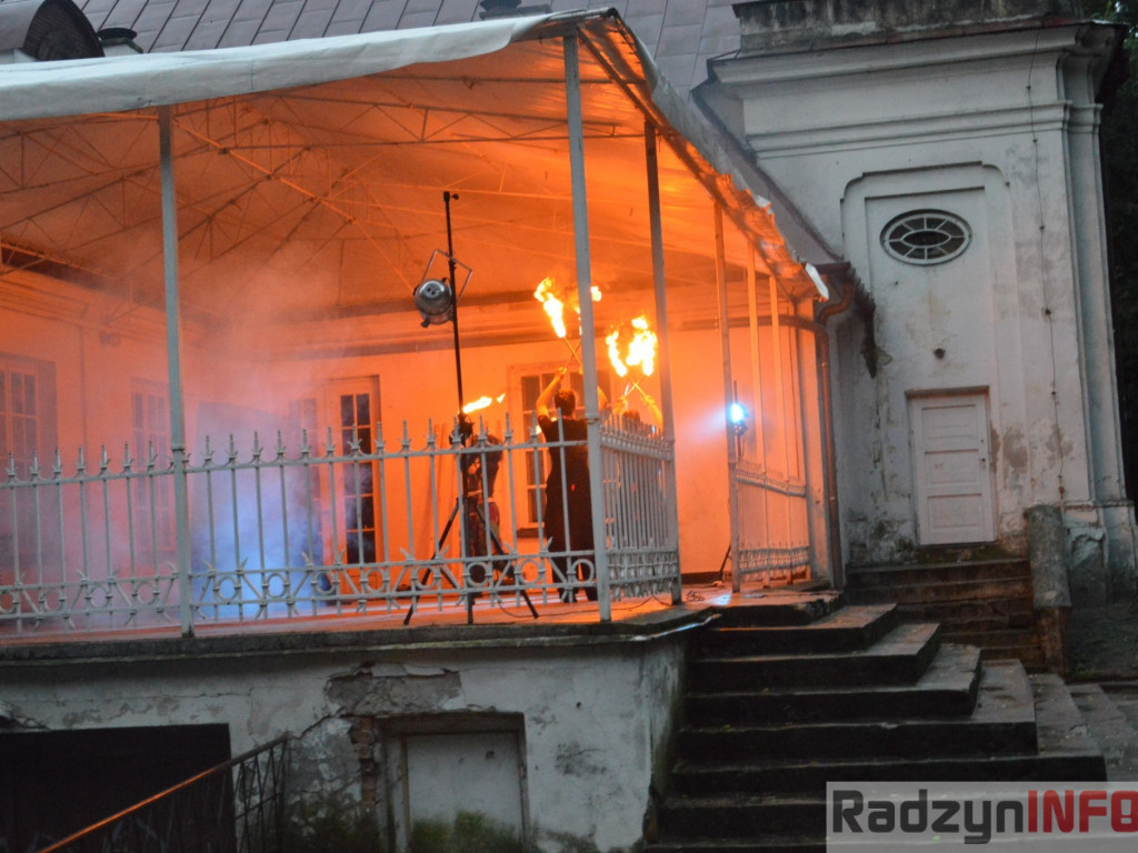 Widowisko teatru ognia