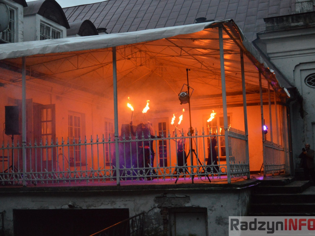 Widowisko teatru ognia