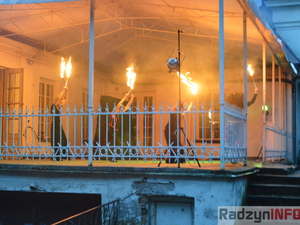 Widowisko teatru ognia