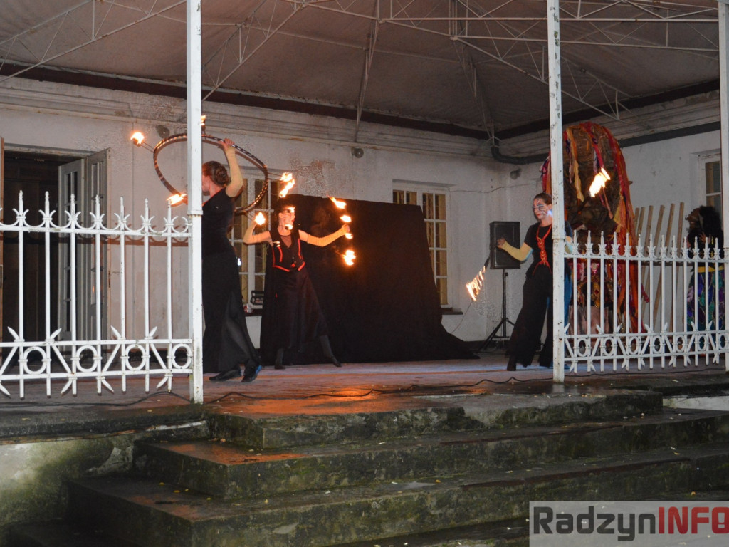 Widowisko teatru ognia