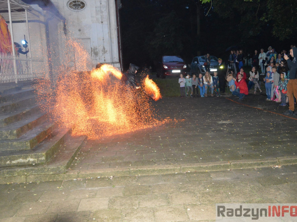 Widowisko teatru ognia