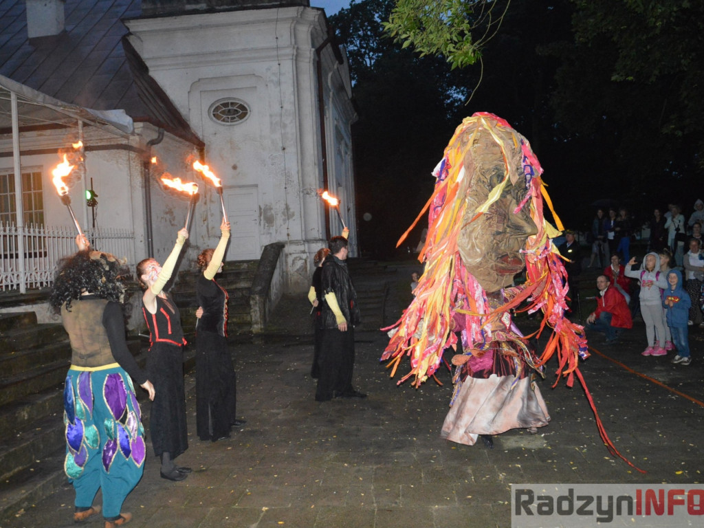 Widowisko teatru ognia