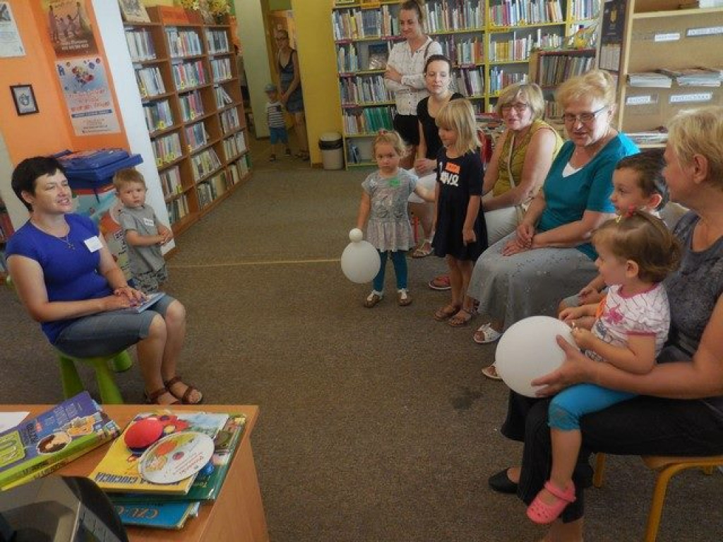 Jedzie pociąg z daleka