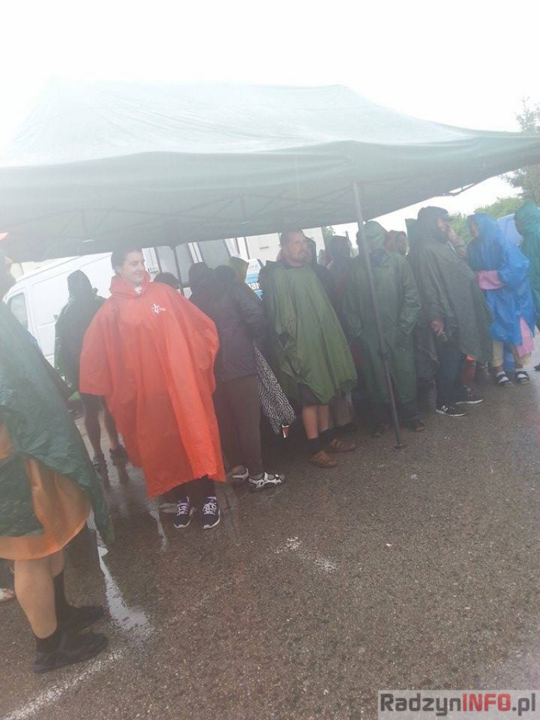 W deszczu, dzień 8