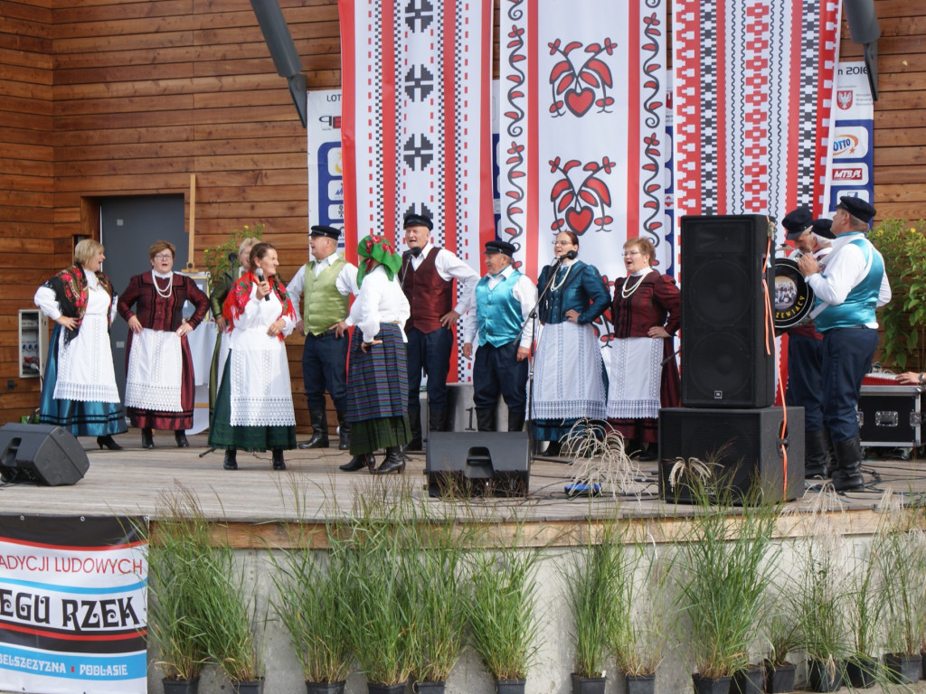 Wyjazd na I Festiwal Tradycji Ludowych  z LGD ZAPIECEK
