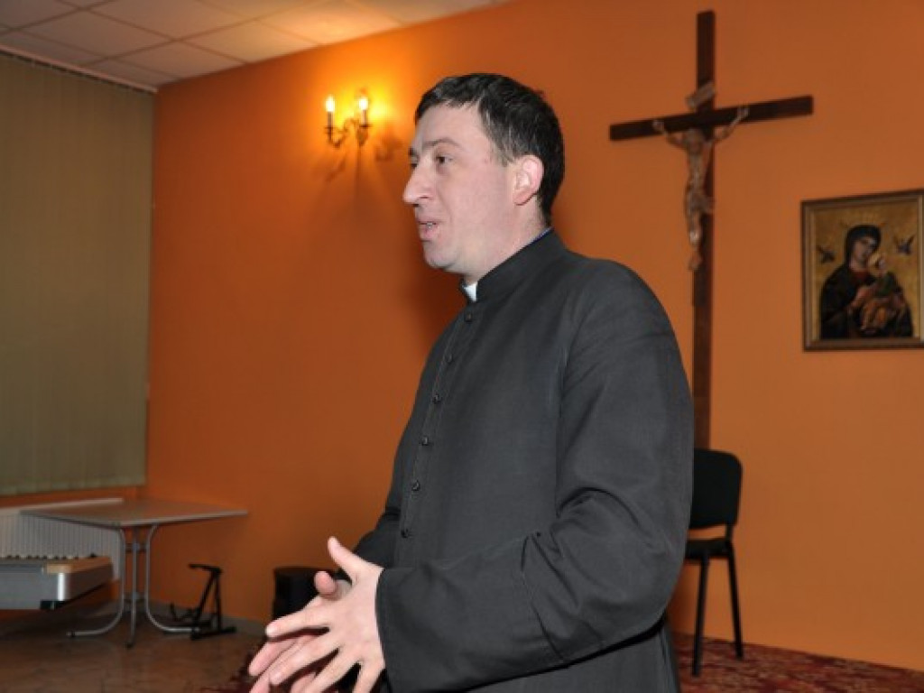 Warto wierzyć - wywiad z ks. Mariuszem Baranem