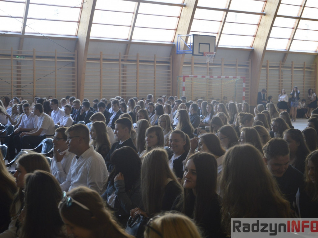 Tradycja i nowoczesność - pierwszy dzień szkoły w I LO