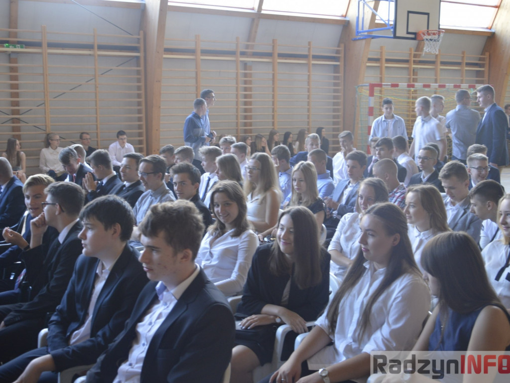 Tradycja i nowoczesność - pierwszy dzień szkoły w I LO