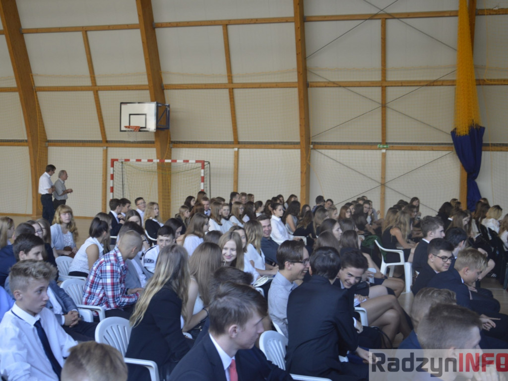 Tradycja i nowoczesność - pierwszy dzień szkoły w I LO