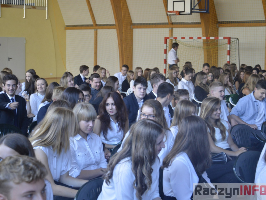 Tradycja i nowoczesność - pierwszy dzień szkoły w I LO