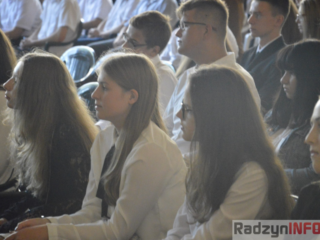 Tradycja i nowoczesność - pierwszy dzień szkoły w I LO