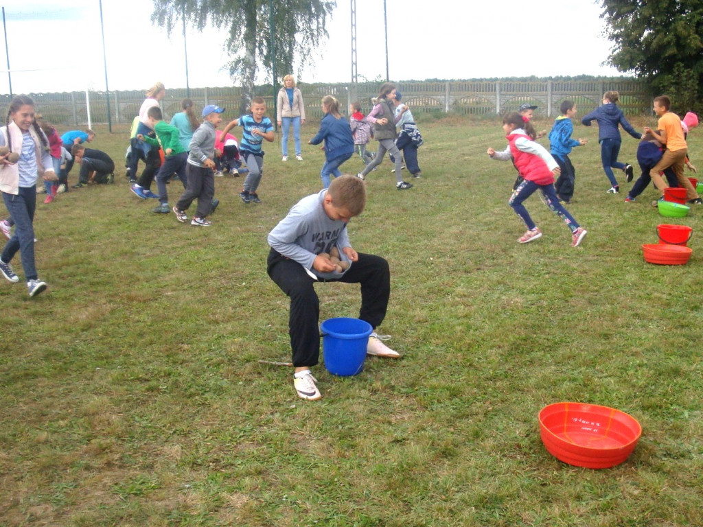 Święto Pieczonego Ziemniaka w SP w Zakrzewie