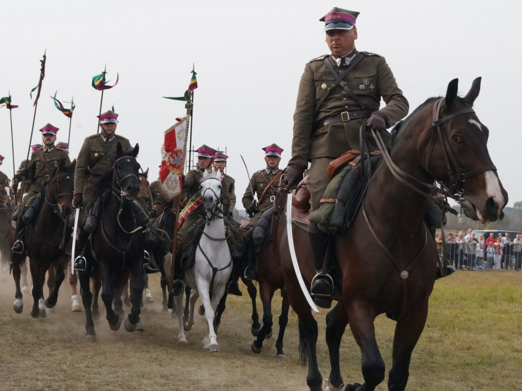 Parada kawaleryjska w 77. rocznicę bitwy pod Kockiem