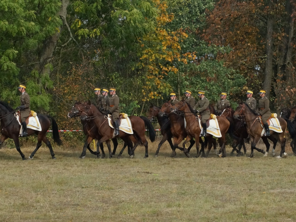 Parada kawaleryjska w 77. rocznicę bitwy pod Kockiem