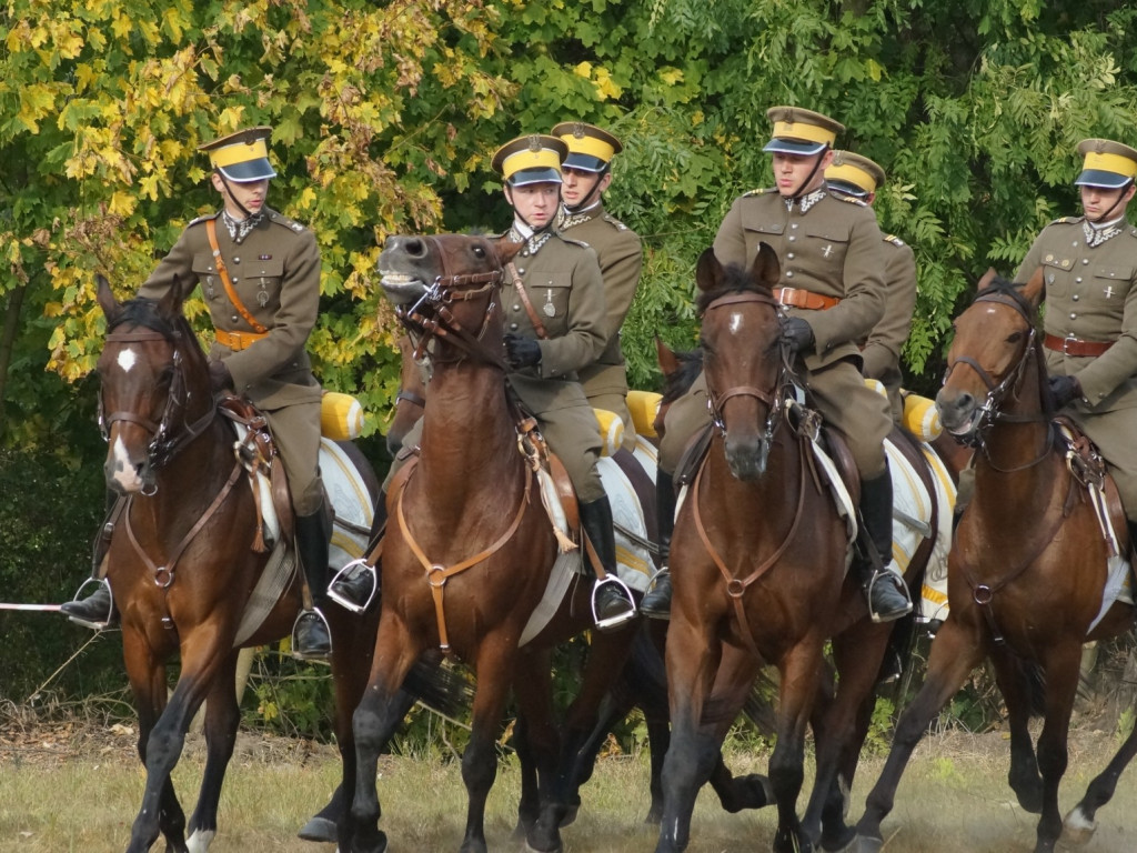 Parada kawaleryjska w 77. rocznicę bitwy pod Kockiem