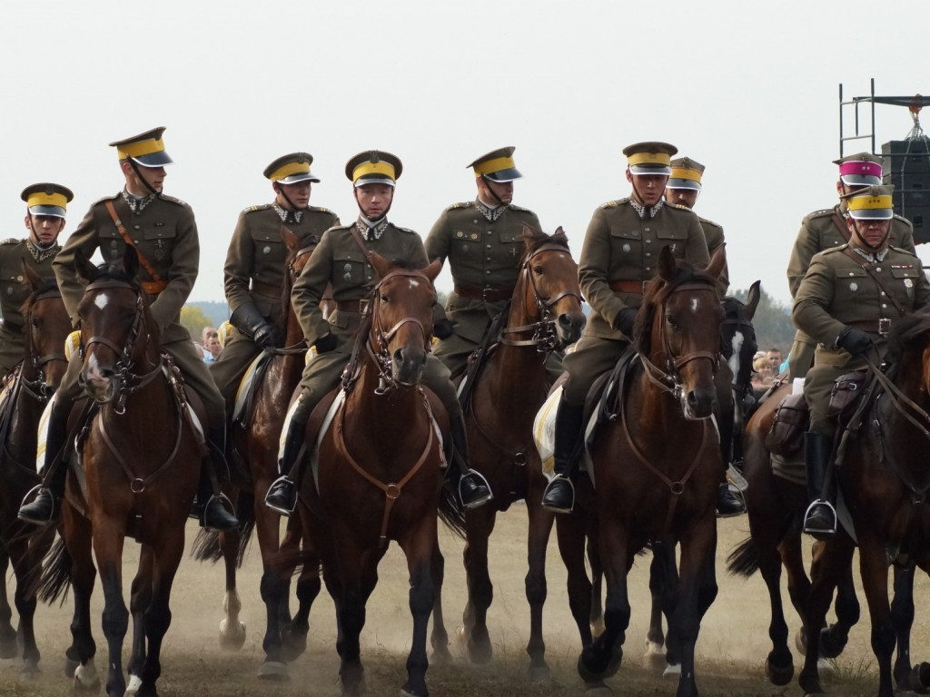 Parada kawaleryjska w 77. rocznicę bitwy pod Kockiem
