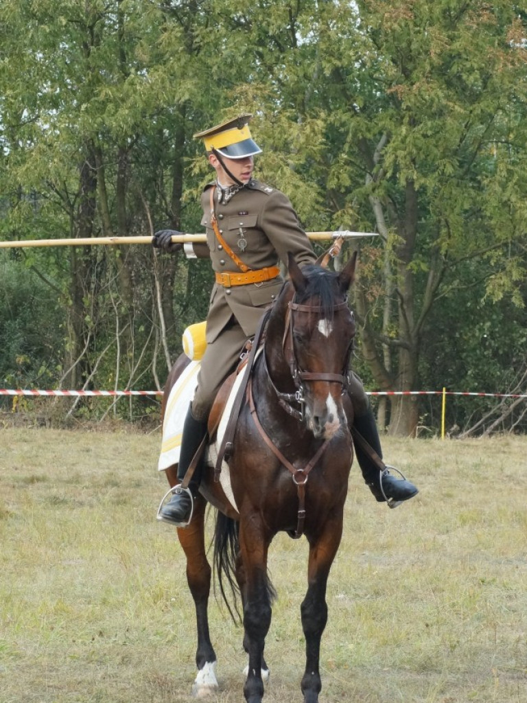 Parada kawaleryjska w 77. rocznicę bitwy pod Kockiem